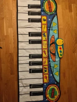 Tradera Pianomatta för barn> Leksaksinstrument