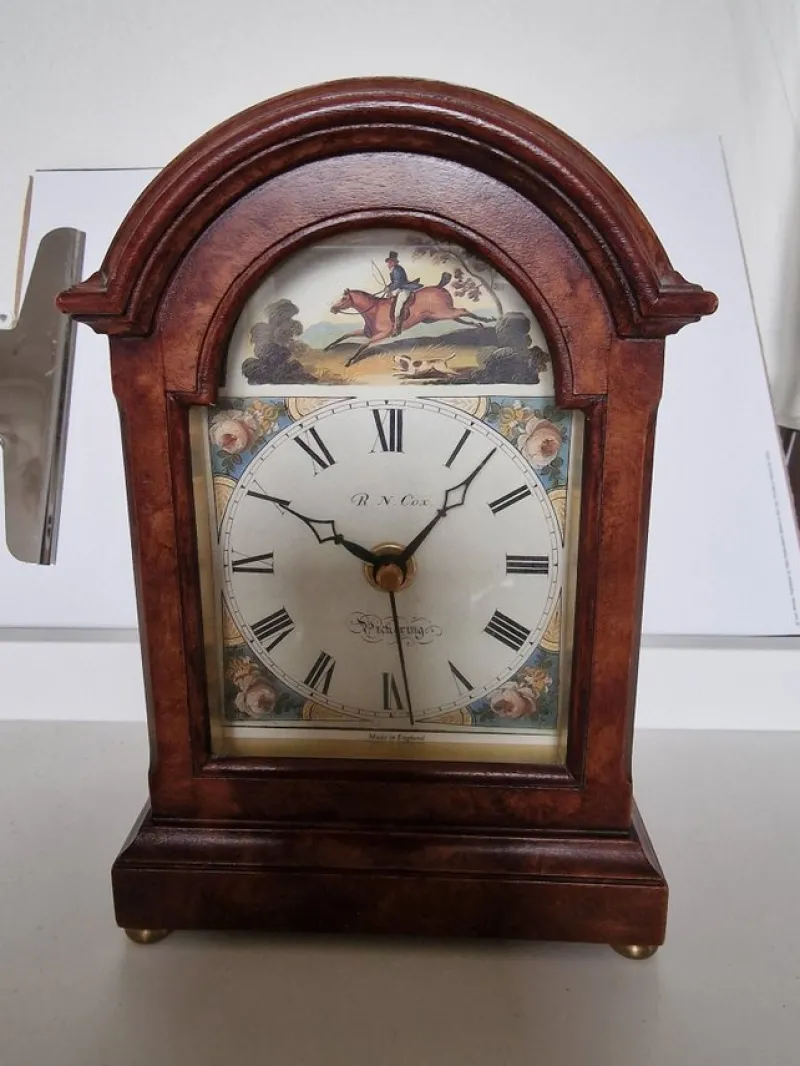 Tradera Pickering väggklocka med R.N. Cox made in England^ Övrigt Klockrelaterat