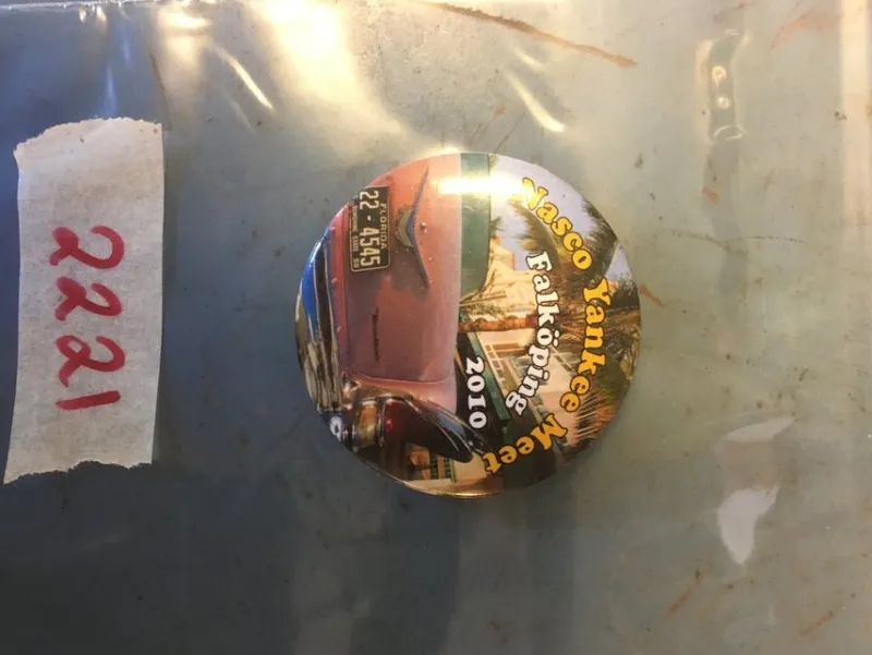 Tradera pin 2221> Tygmärken & Pins