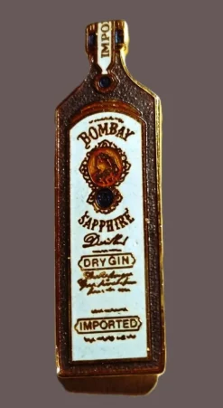 Tradera Pins & Nålar<PIN - BUTELJ SAPHIRE DRY GIN - VINTAGE MED BUTTERFLY CLUTCH