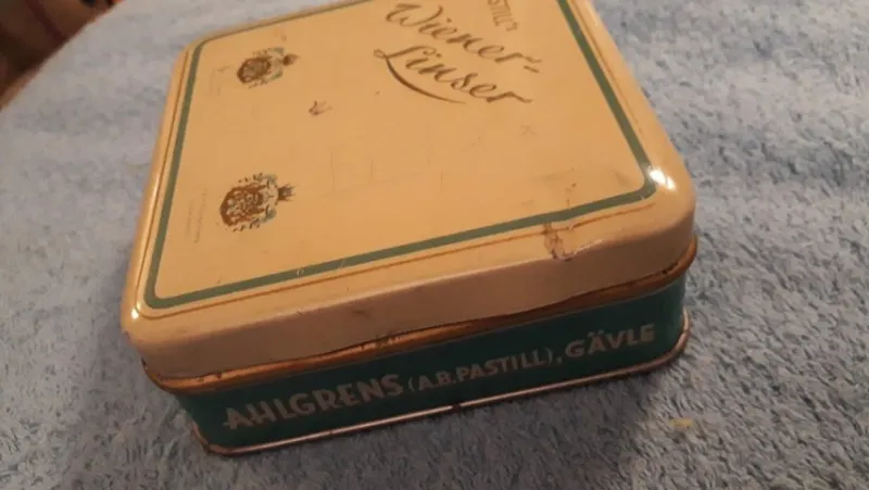 Tradera Plåtemballage<plåtask burk Wiener-Linser Shabby Chic