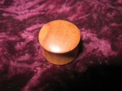 Tradera Piercings<PLUGG TÖJNING PIERCING 16 MM (TRÄ) LJUSBRUN