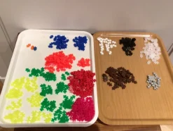 Tradera PLUS PLUS ca 589 bitar många neon Plusplus mini> Byggklossar & Lego