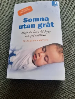 Tradera Pocketbok. Somna utan gråt> Graviditets- & Barnböcker