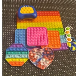 Tradera Pop it-paket! Många olika varianter!> Fidgets