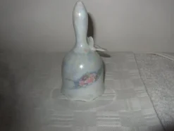 Tradera Porslinsklocka med fjäril och blommor> Keramik & Porslin, Svenskt