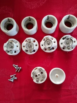 Tradera Porslinssocklar 4st för E27 glödlampor + kopplingsdosa.> Belysning & Armaturer