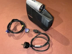 Tradera Portabel projektor ”Compaq MP2800^ Projektorer