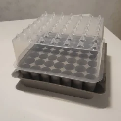 Tradera Krukor & Odlingssystem<Praktisk såddkorg med lock. Såbädd. Plantering. Fröer.