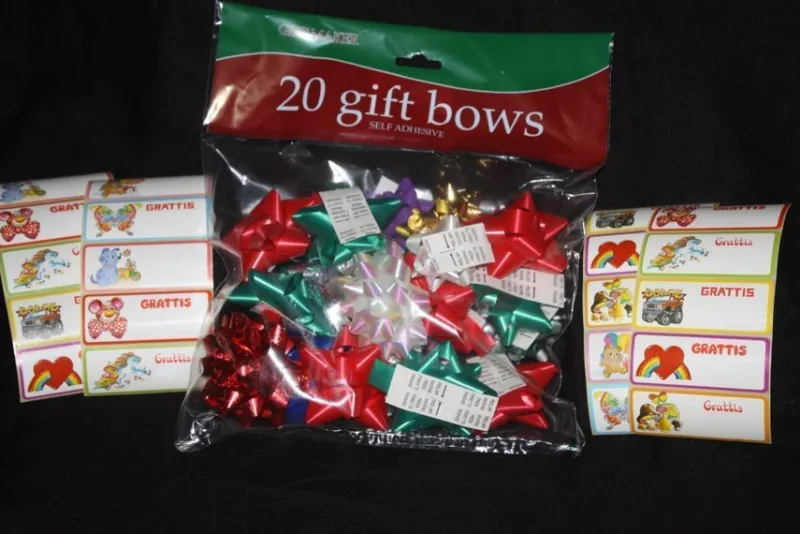 Tradera Övrigt<Present(snöre), -rosetter samt Grattis-etiketter, 20 st Helt nya och oanvända
