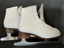 Tradera Konståkning<Prima Wifa Konståknings Skridskor Storlek 35