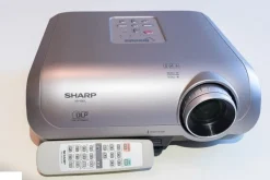 Tradera Projektor - Sharp XR-10XL - 2000 anslilumen - Med fjärr^ Projektorer