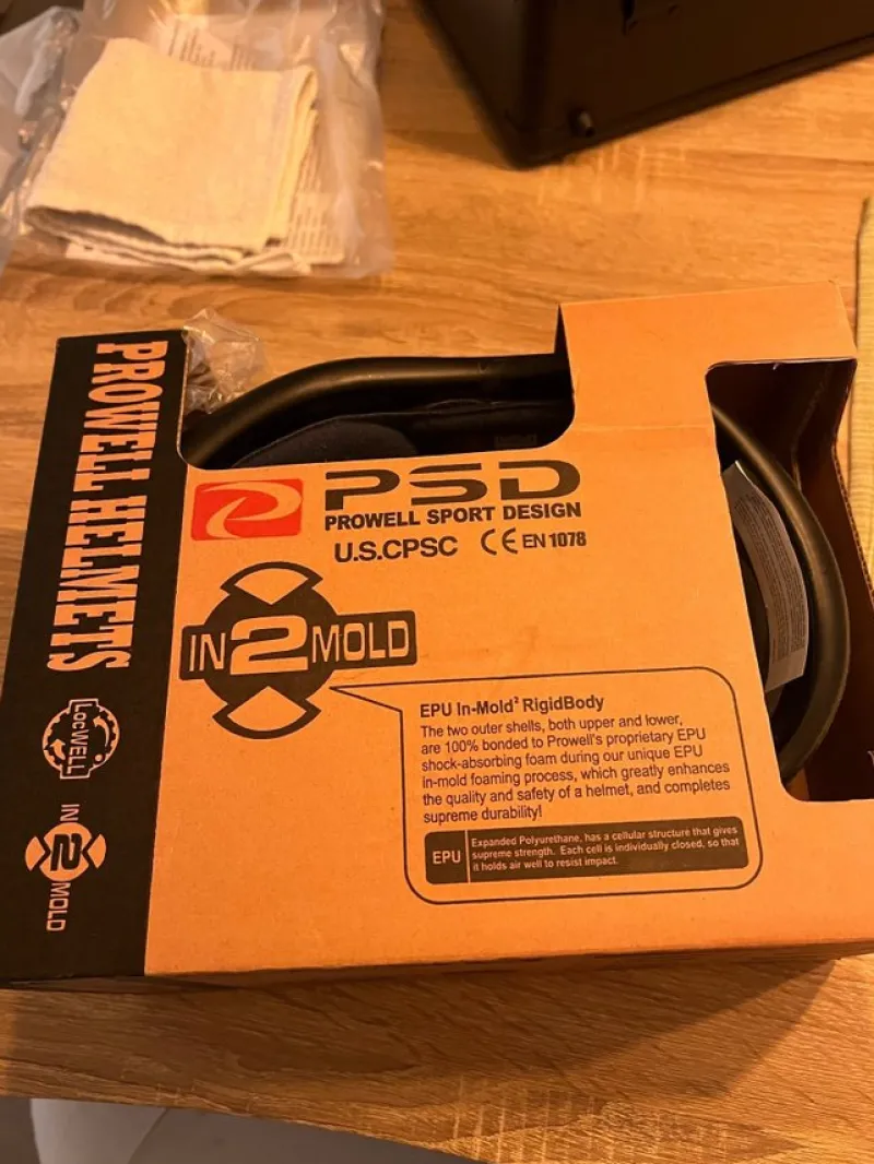 Tradera Cykel<Prowell F-2000 Falcon cykelhjälm - Storlek M/L