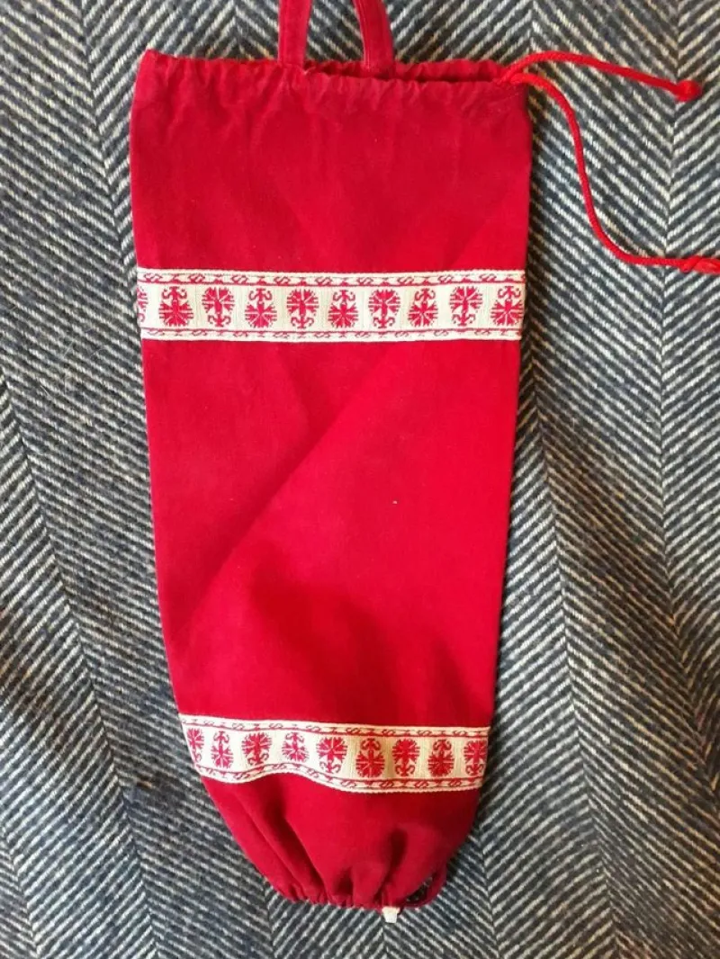 Tradera Påsgömma JULRÖD Längd 44 cm !> Textilier