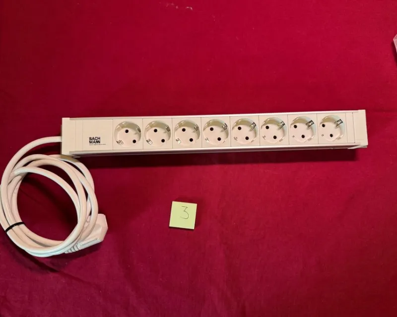 Tradera PSU racktillbehör för 19” montering. 8st uttag, 3600W Grenuttag> Datortillbehör