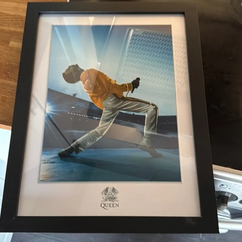 Tradera Queen - Inramad poster^ Musikposters