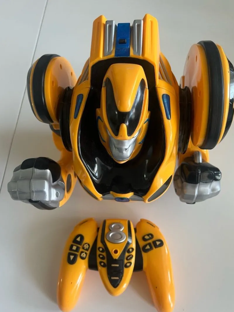 Tradera Radiostyrd Robot - Gul> Robotleksaker & Robotdjur