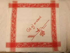 Tradera Rakhandduk, broderad med Gå ej orakad, rakhyvel och rakborsten i bården> Kuriosa