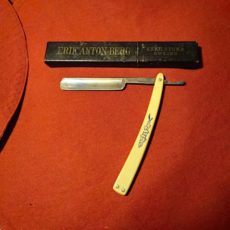 Tradera Rakning<Rakkniv Erik Anton Berg. Shark