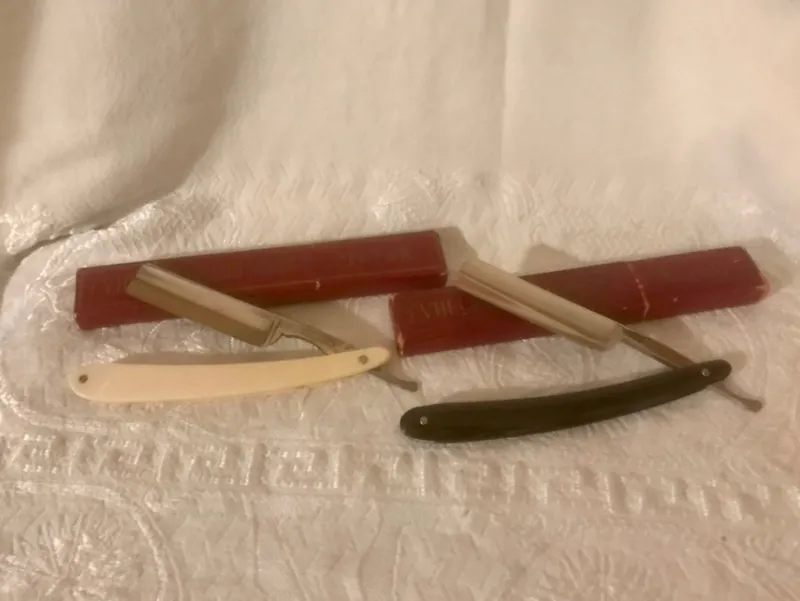 Tradera Rakning<Rakknivar Äldre 2 st NO 4 +31 * CV Heljestrand+Fodral*Fina*