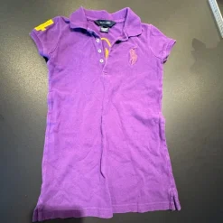 Tradera Ralph Lauren lila piké klänning, storlek 5år> Barnkläder
