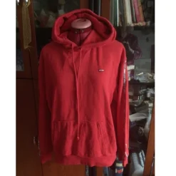 Tradera Röd Levis huvtröja , hoodie .st M Mät. enl uppgifter^ Herrkläder