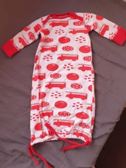 Tradera Röd och vit sovpåse, storlek 62/68> Babyprodukter