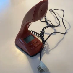 Tradera Fast Telefoni<Röd Telia Cobra telefon med knappar