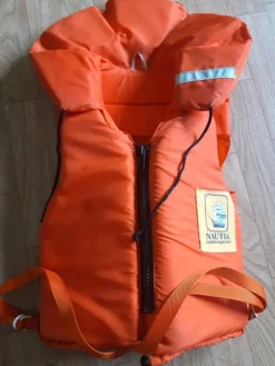 Tradera Segling<Räddningsväst / Flytväst - Nautic - 30 - 40 kg