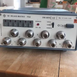 Tradera Reläbox 3 x växlande N, 3 x växlande BNC^ Elektronikinstrument