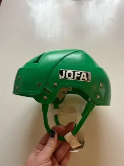Tradera Hockey & Skridskor<Retro ~ Grön skridskohjälm ~ JOFA ~ VM ~ Malung, Sweden.