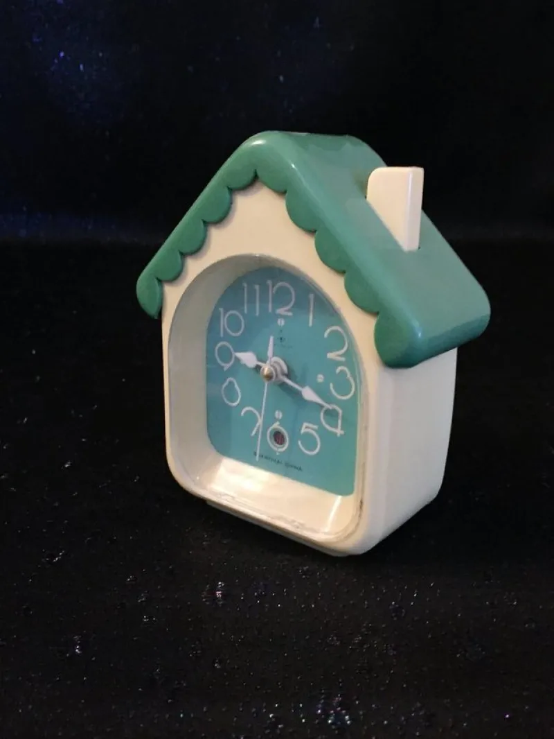 Tradera Retro Bordsur. 50-60talet.Grön-Mekaniskt verk.Ny fr urmakare^ Klockor Till Hemmet