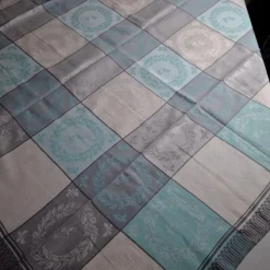 Tradera Retro Duk med vackert mönster^ Hemtextil