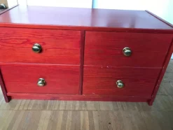 Tradera Retro röd byrå och stor spegel från 1970 talet^ Möbler