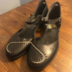 Tradera Damskor<Rieker svarta sandaler med klack storlek 41