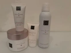 Tradera Hudvård<Rituals sakura / 4 delar kit