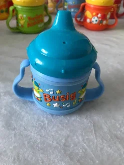 Tradera Roliga och Färgglada Barn Muggar med Texter och Bilder^ Hushållsartiklar