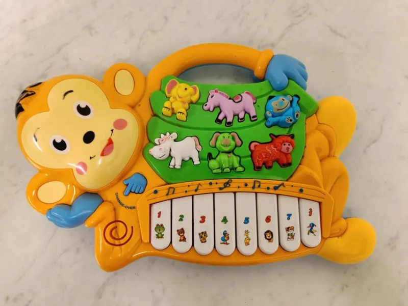 Tradera Roligt instrument för små barn med piano och olika djurläten> Leksaksinstrument