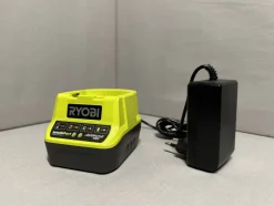 Tradera Ryobi ONE+ Batteriladdare RC18120 18V - Snabb & Kompakt 2.0A> Maskiner