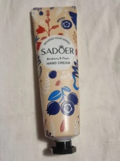 Tradera Manikyr, Hand- & Fotvård<Sadoer handkräm 30ml med blåbär - plomberad