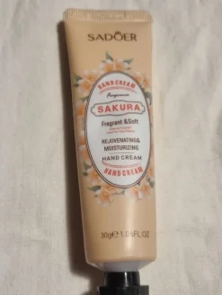 Tradera Manikyr, Hand- & Fotvård<Sadoer handkräm 30ml med sakura (körsbärsträd) - plomberad