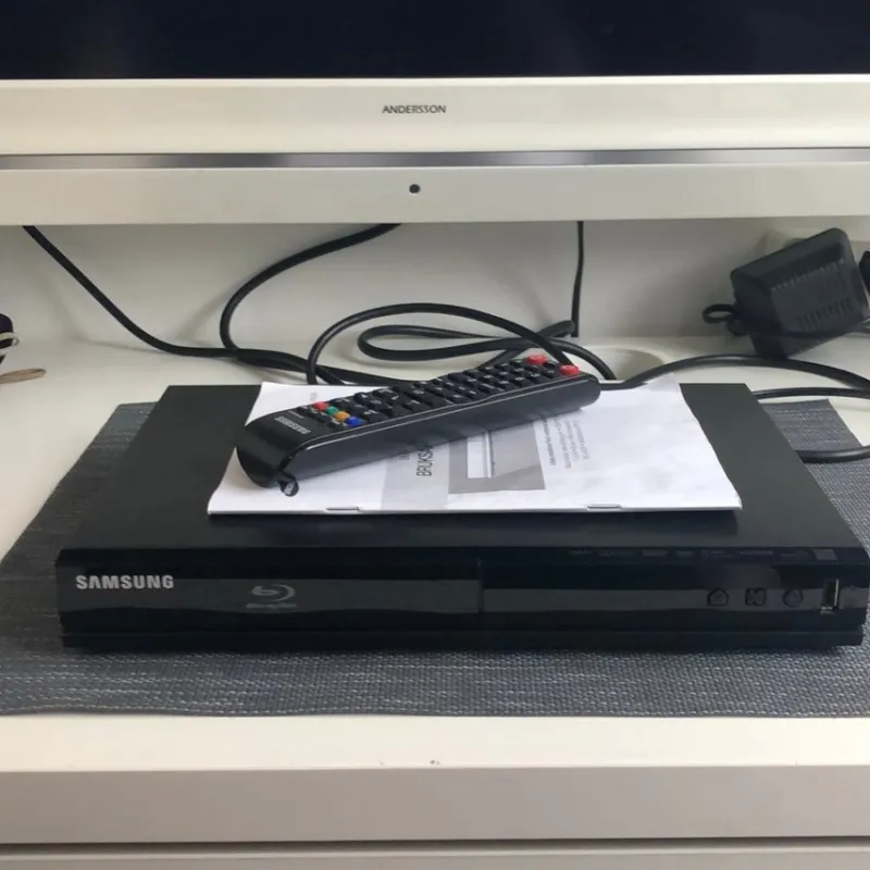 Tradera Samsung Blu-ray-spelare BD-J4500R^ Dvd-, Video- & Blurayspelare