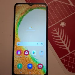 Tradera Mobiltelefoner<Samsung Galaxy A04s
