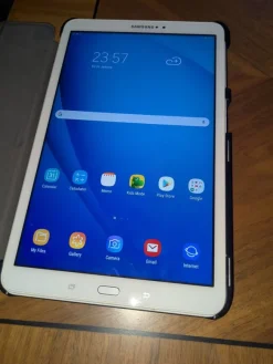 Tradera Surfplattor<Samsung Galaxy Tab A (2016) SM-T580