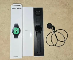 Tradera Smartwatches<Samsung Galaxy Watch4 - Svart - Defekt Skärm