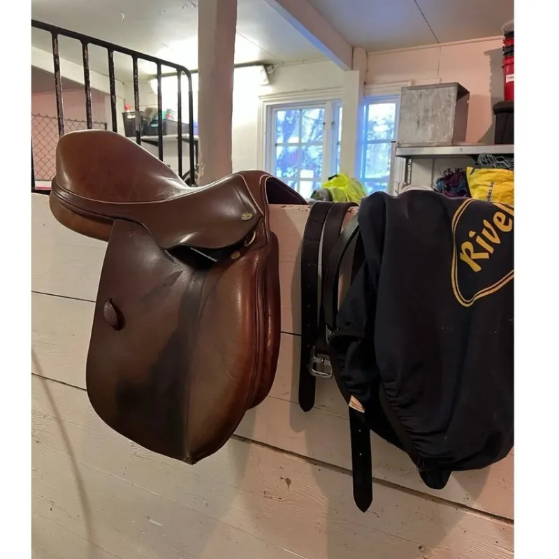 Tradera Häst & Ridsport<Santa Cruz Jean Luc sadel 17 wide