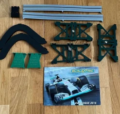 Tradera Scalextric Brokomponenter> Leksaksfordon