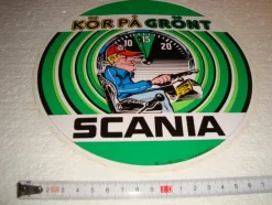 Tradera Klistermärken & Stickers<Scania kör på grönt stort klistermärke dekal raritet