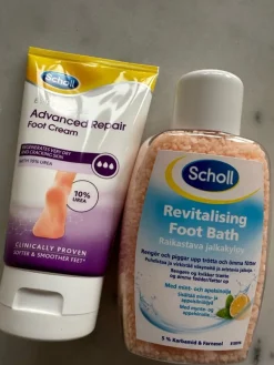 Tradera Manikyr, Hand- & Fotvård<Scholl Advanced Repair Foot Cream & Revitalising Foot Bath