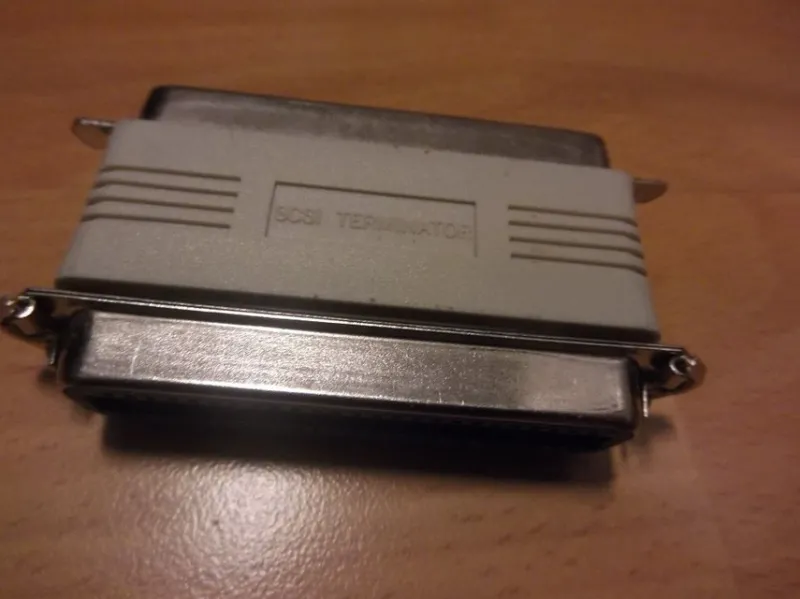 Tradera SCSI-terminator, CN50. Bra skick> Datorservrar & Tillbehör